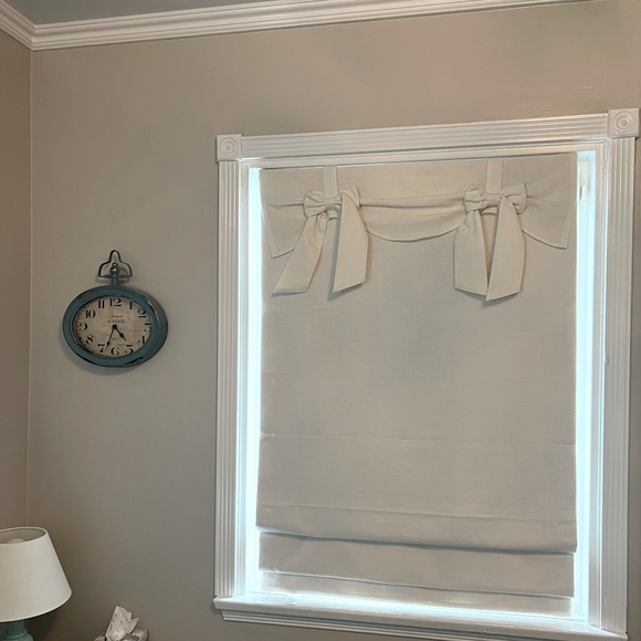 PB Kids Evelyn Bow Valance - Picture 2 of 4